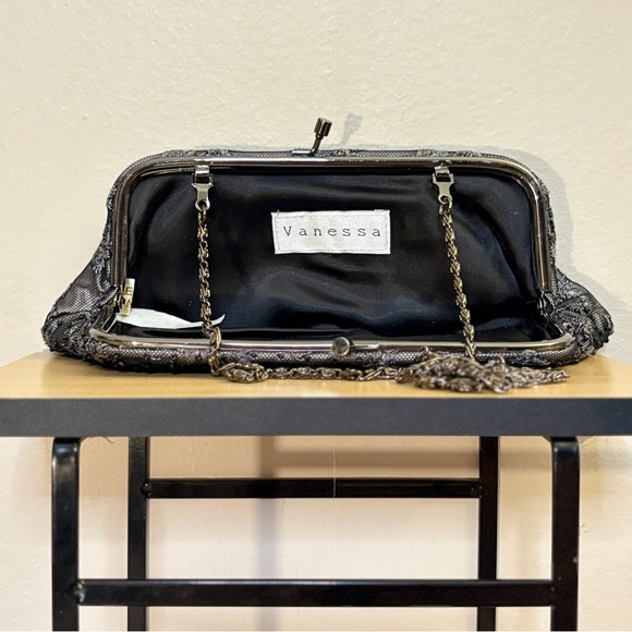 Vintage 1989–94 Vanessa Gunmetal Beaded Lace Evening Clutch w Chain & Kiss-Lock - Picture 4 of 13
